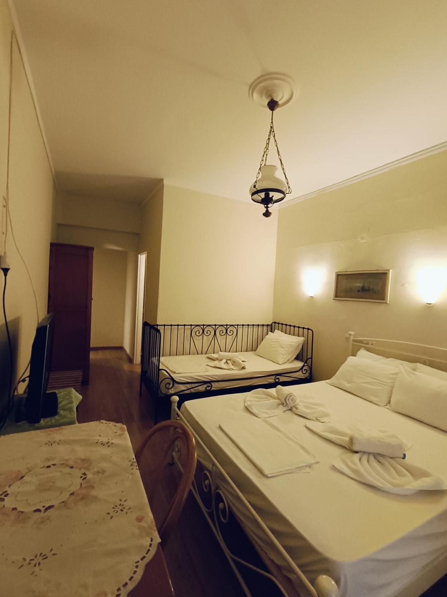 Anesis Hotel Loutra Aidhipsou Exteriör bild