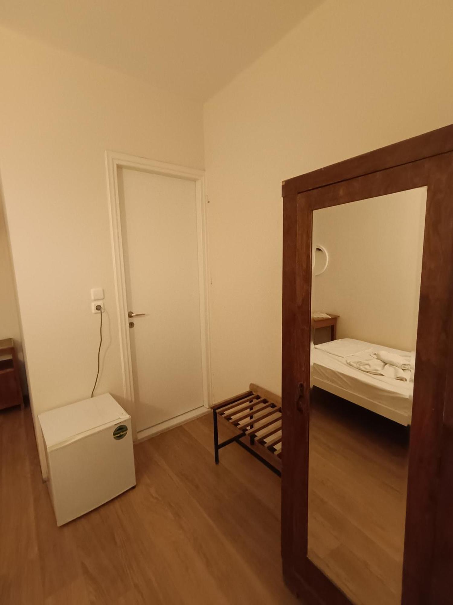 Anesis Hotel Loutra Aidhipsou Exteriör bild