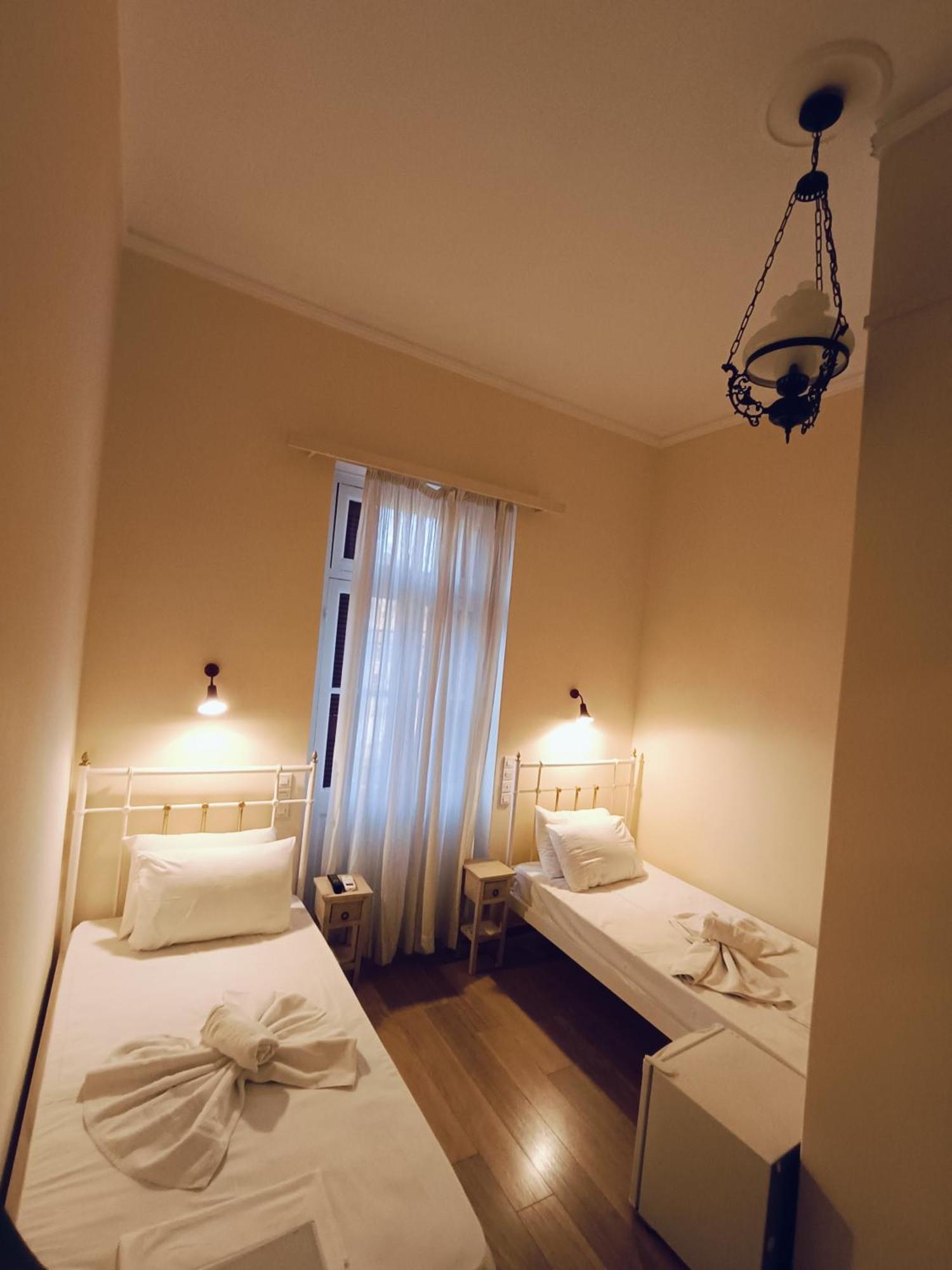 Anesis Hotel Loutra Aidhipsou Exteriör bild