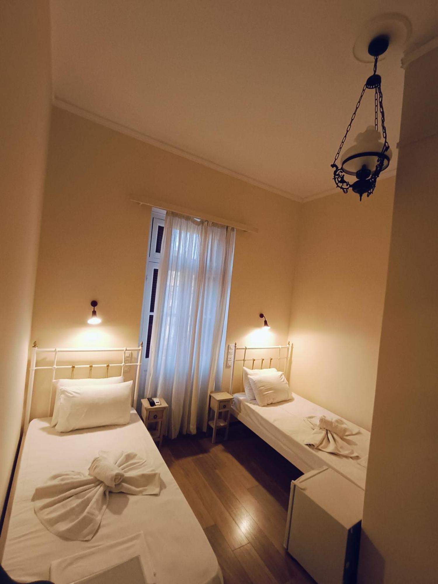 Anesis Hotel Loutra Aidhipsou Exteriör bild