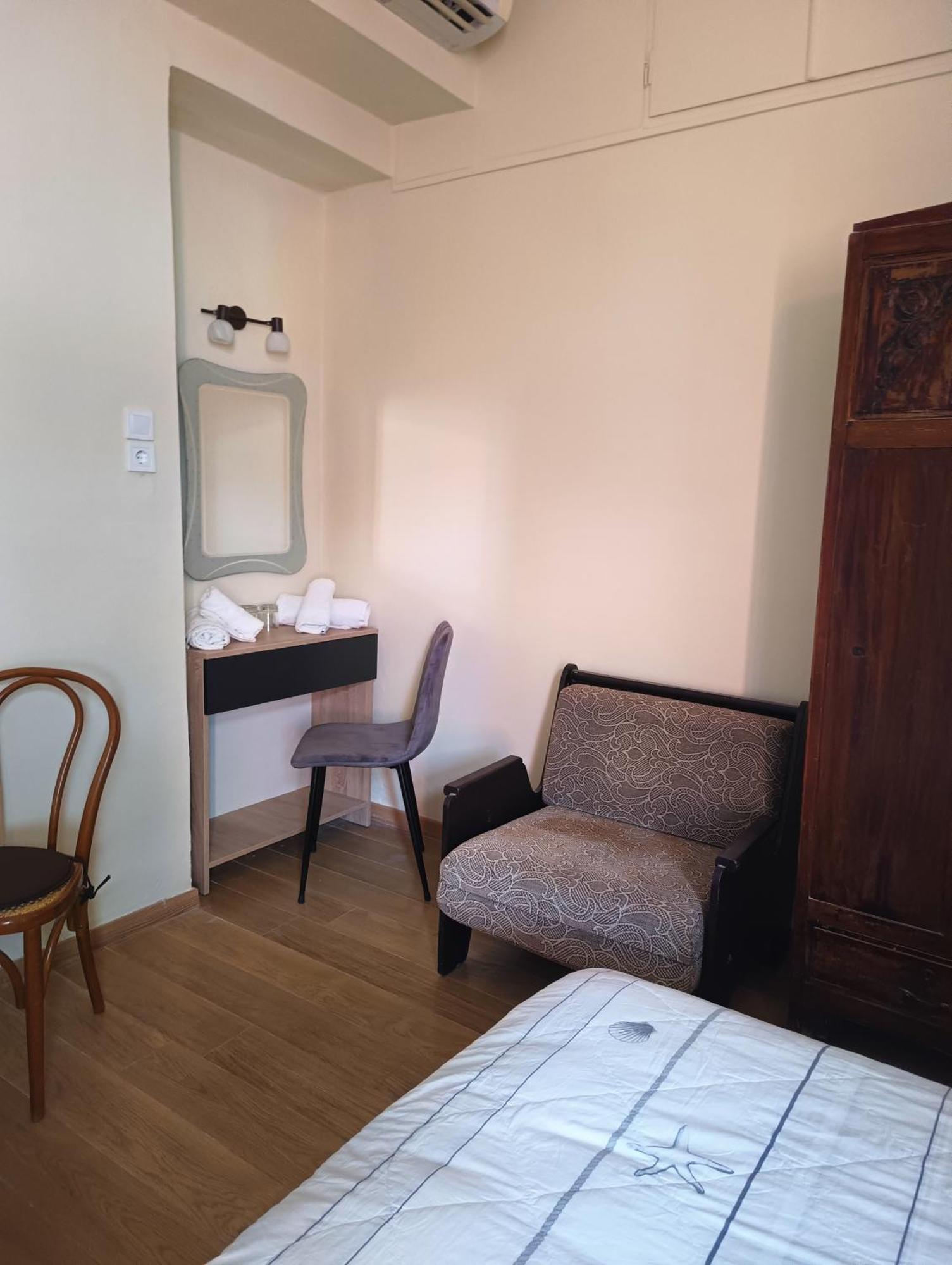 Anesis Hotel Loutra Aidhipsou Exteriör bild