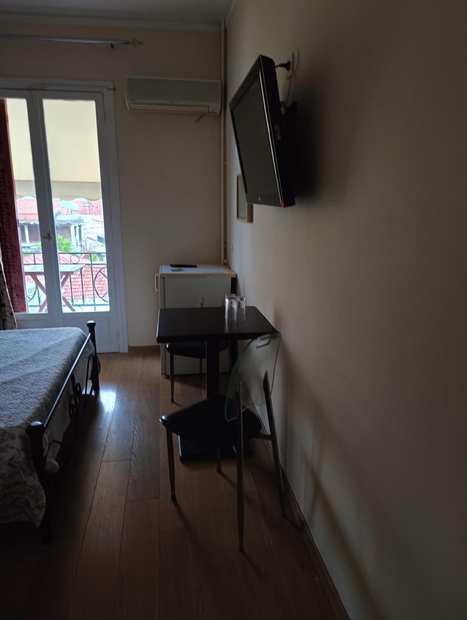 Anesis Hotel Loutra Aidhipsou Exteriör bild