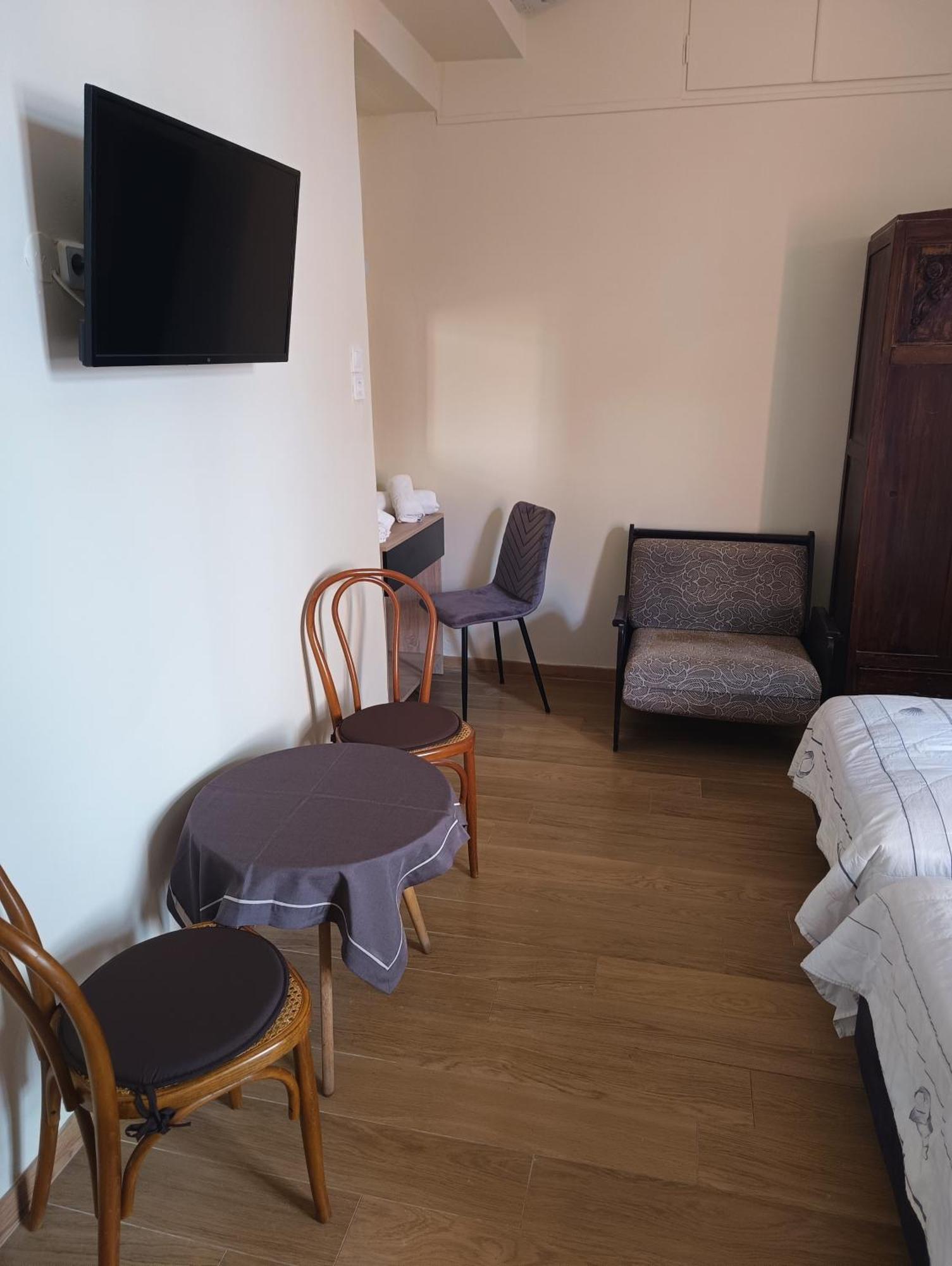 Anesis Hotel Loutra Aidhipsou Exteriör bild