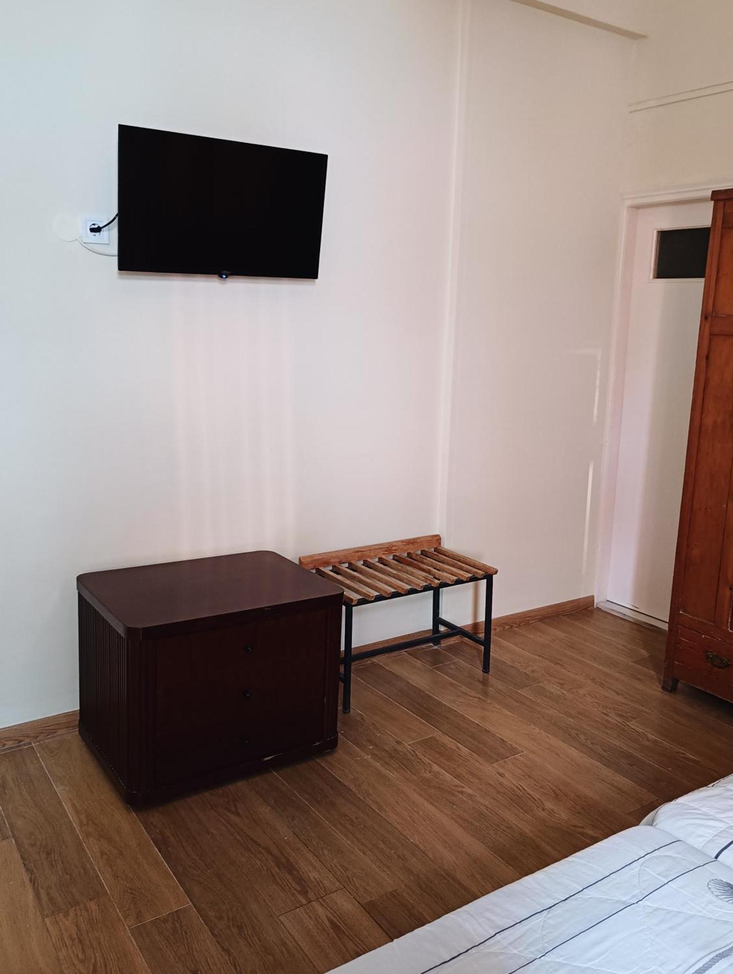 Anesis Hotel Loutra Aidhipsou Exteriör bild
