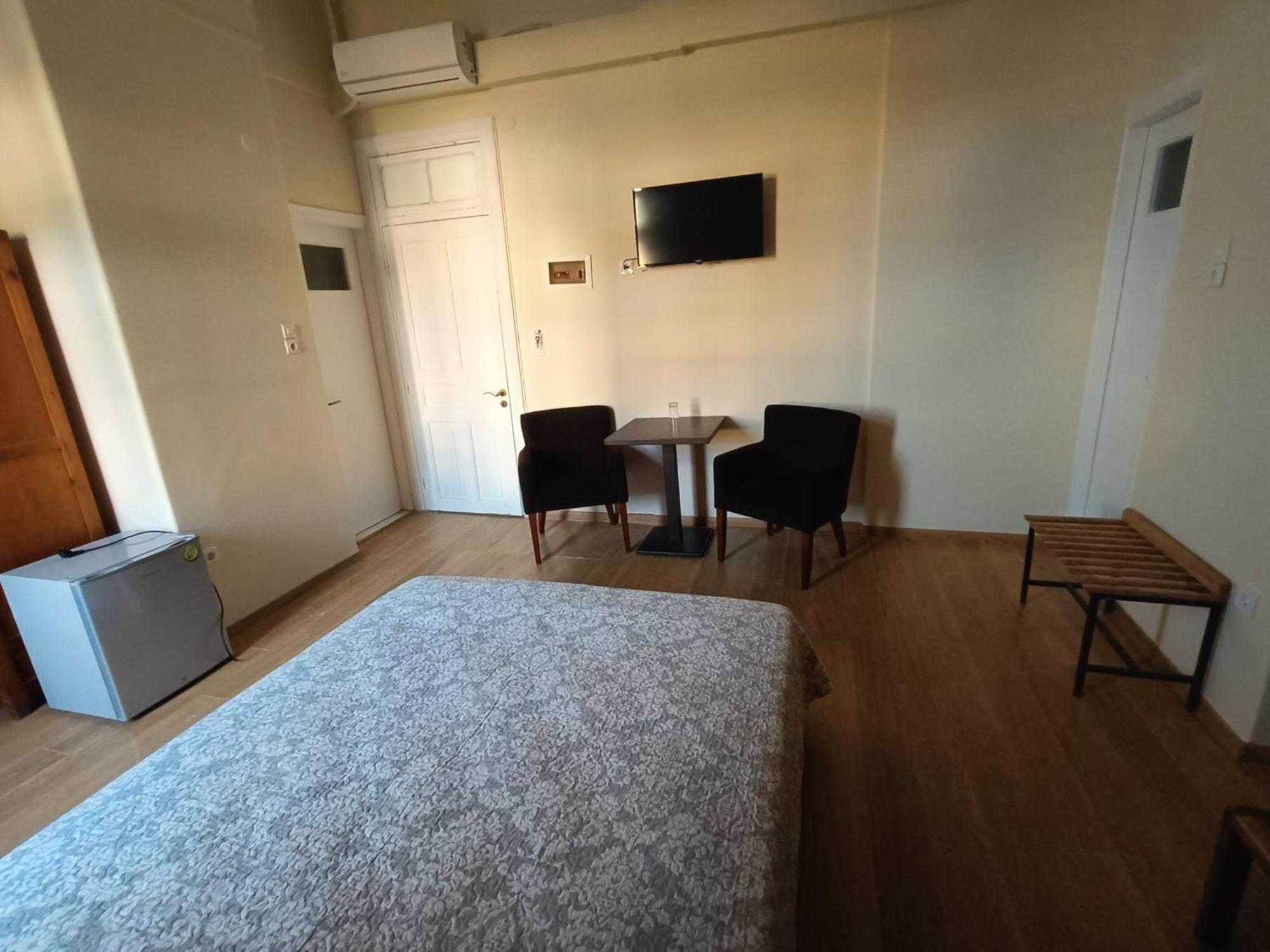 Anesis Hotel Loutra Aidhipsou Exteriör bild