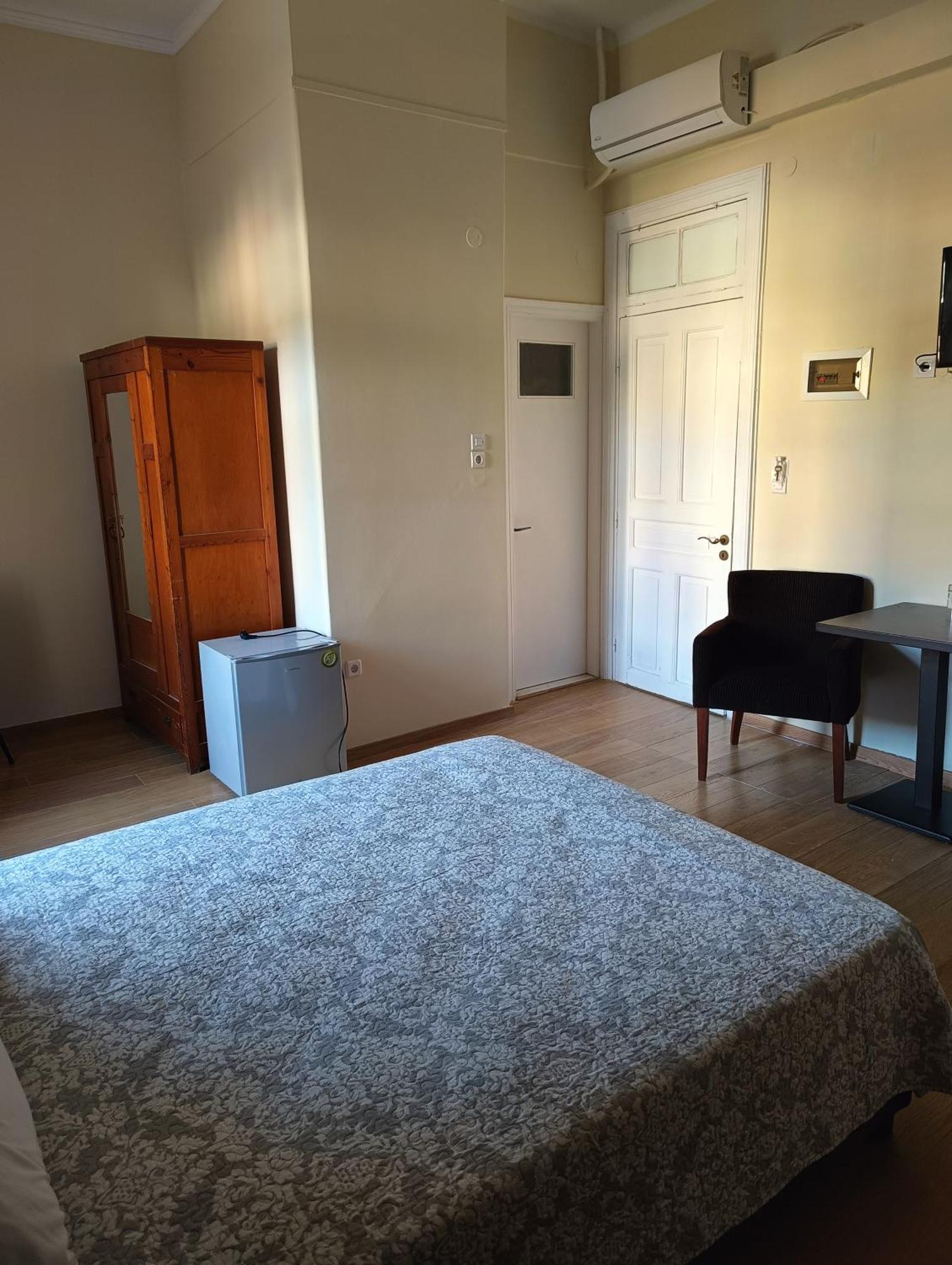 Anesis Hotel Loutra Aidhipsou Exteriör bild