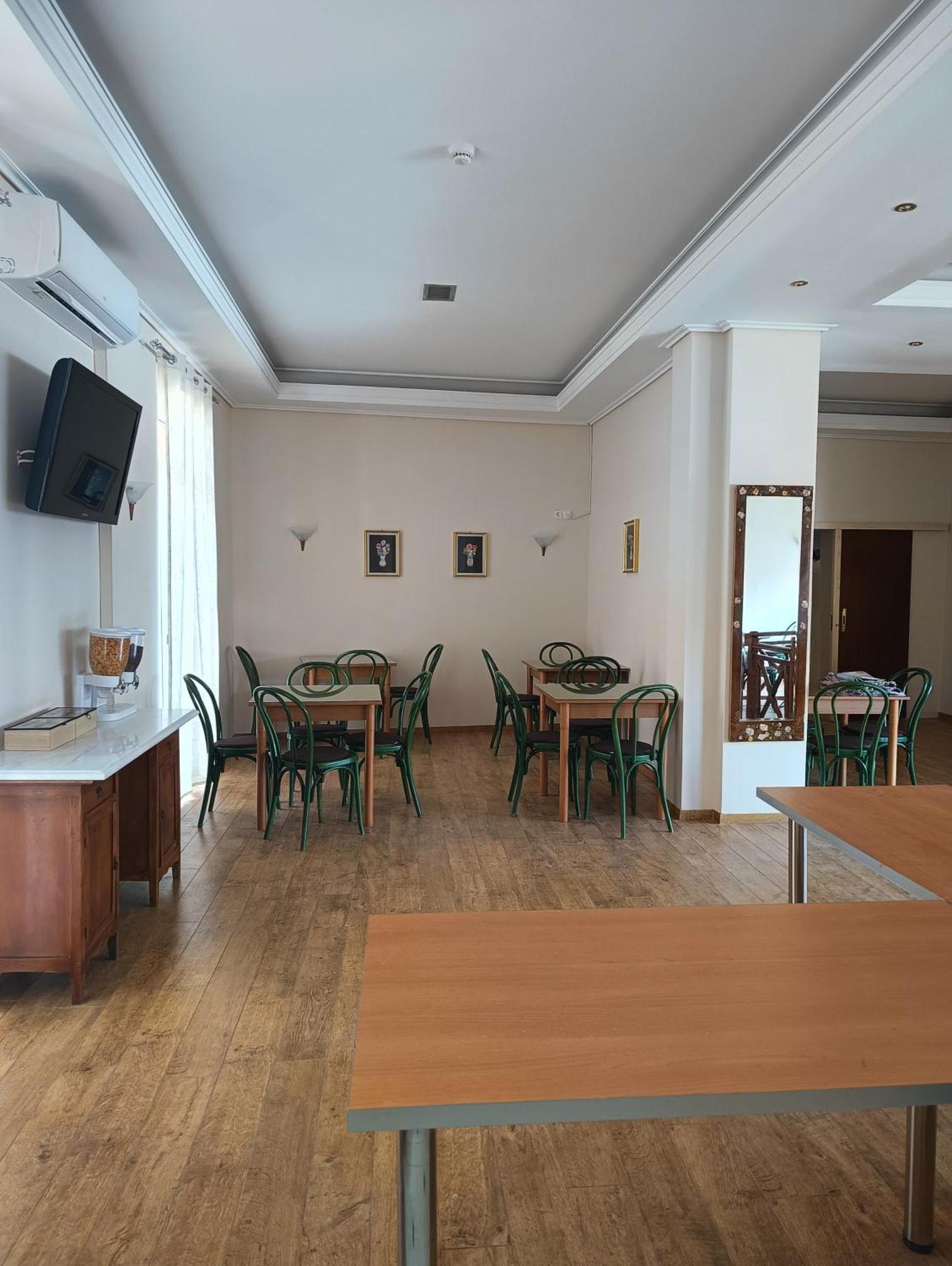 Anesis Hotel Loutra Aidhipsou Exteriör bild