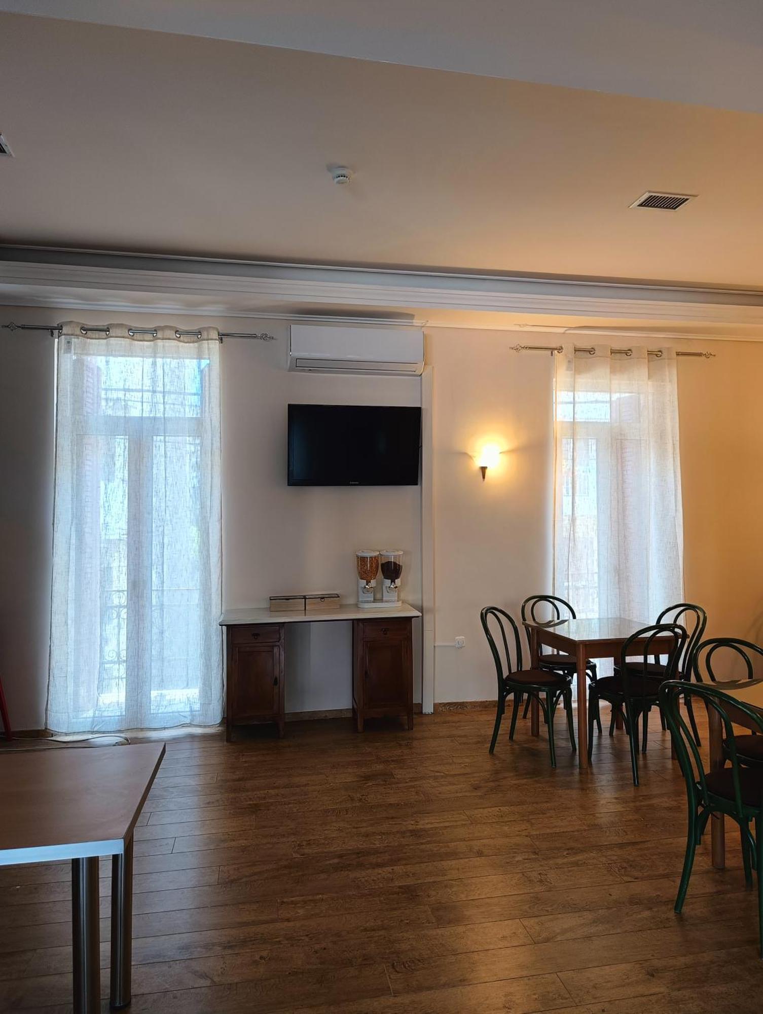 Anesis Hotel Loutra Aidhipsou Exteriör bild